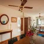 Perfecto Para Familias & Grupos - Departamento Grande Y Luminoso